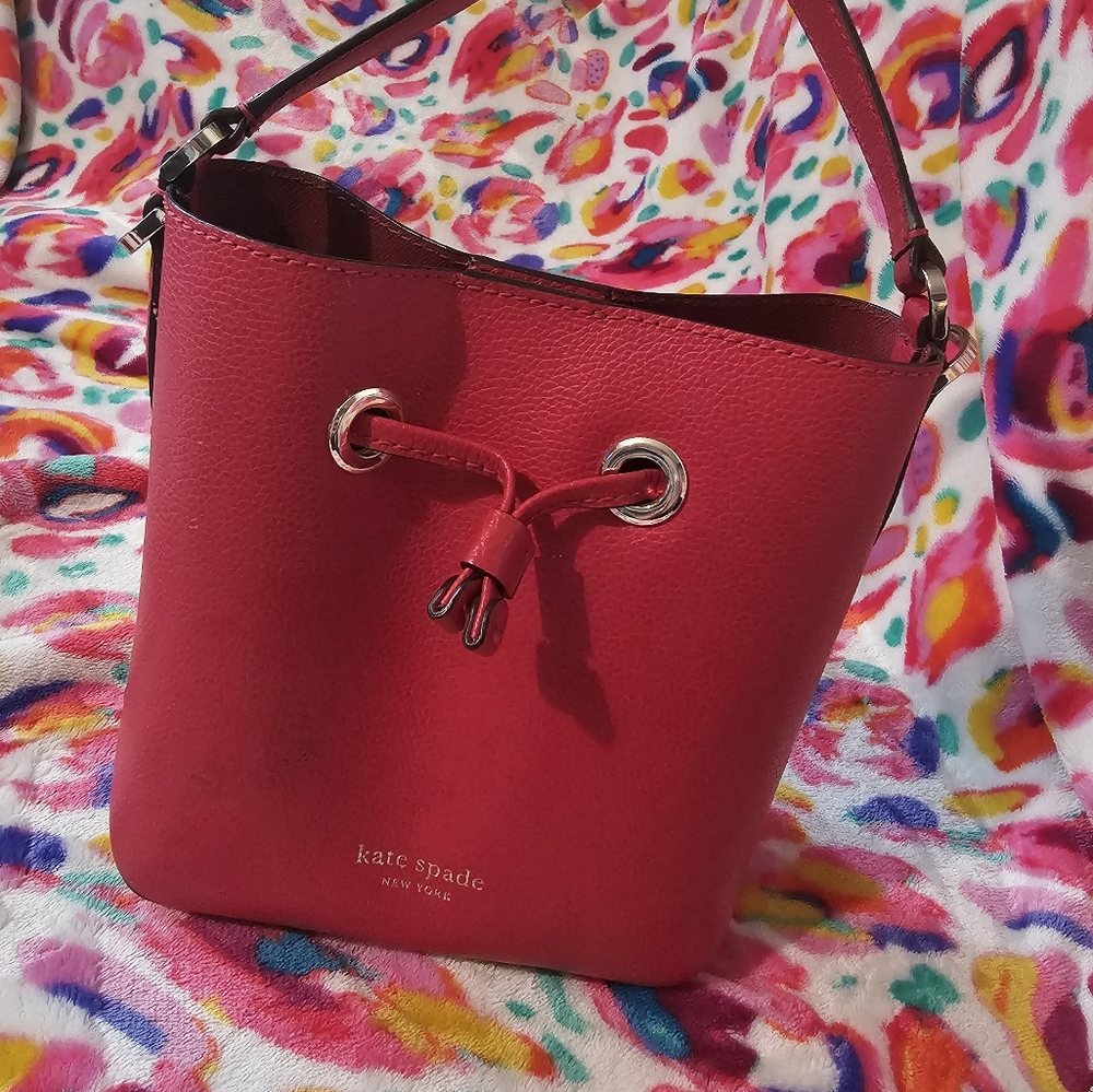 Small bucket bag